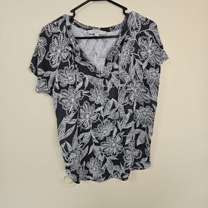 LOFT Petites MP Floral Blouse Black White Lightweight Short Sleeve V-Neck